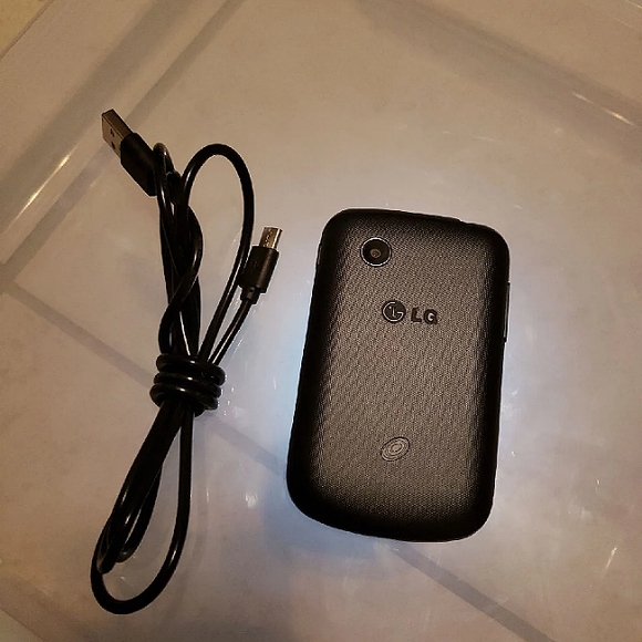 Cellphone - Picture 2 of 6